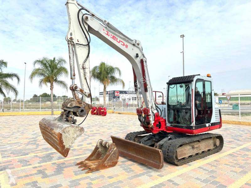 Escavadora Takeuchi