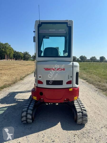 Escavadora Takeuchi TB325R