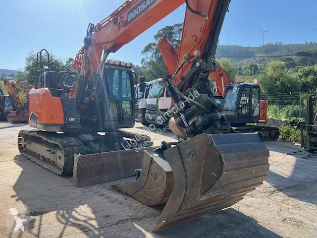 Escavadora Doosan DX140LC-7