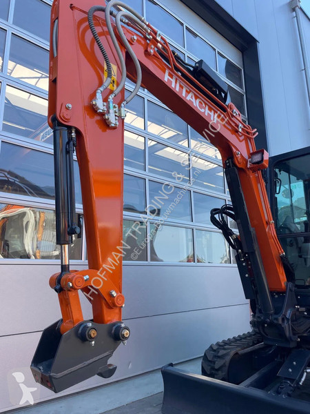 Escavadora Hitachi ZX38U-6 | A/C