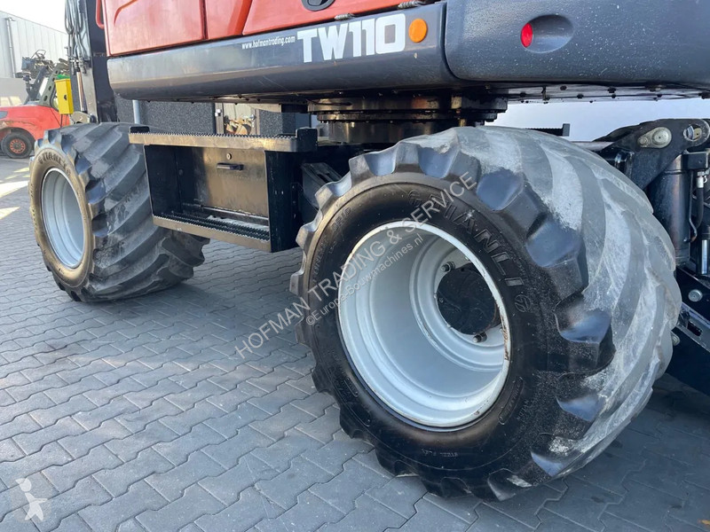 Excavator Terex