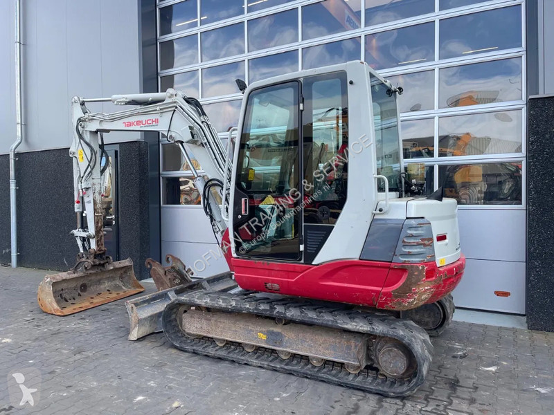 Excavadora Takeuchi