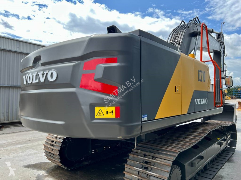 جرافة Volvo