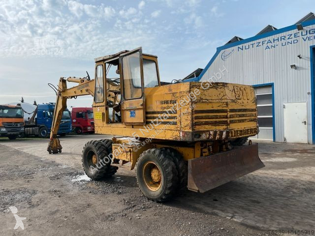 Excavator Liebherr A 911 C Umschlagbagger...