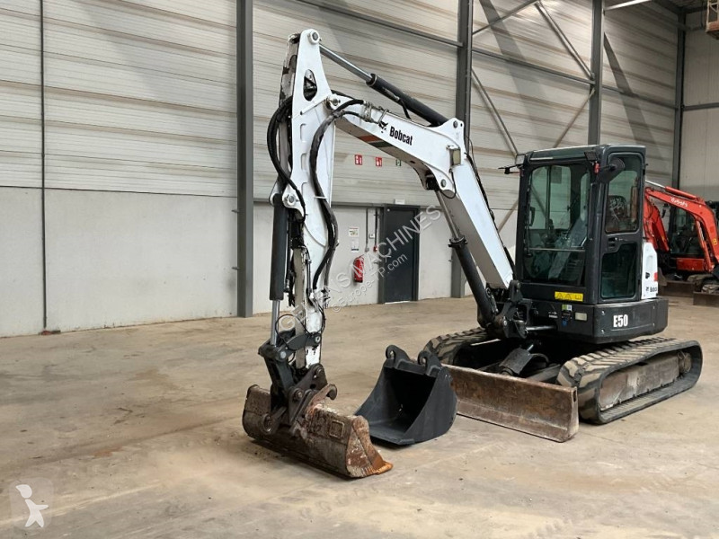 Escavadora Bobcat E 50 EM