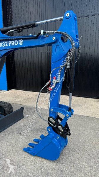 Escavadora Rippa R32 PRO