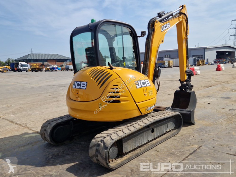 Escavadora JCB