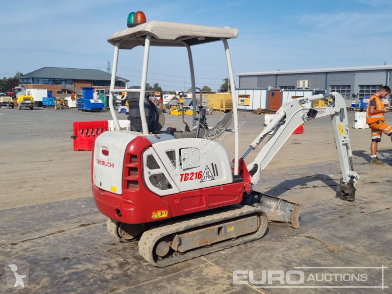 Escavadora Takeuchi TB216