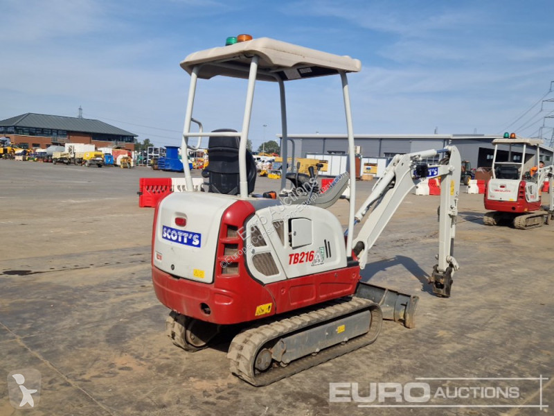 Escavadora Takeuchi TB216
