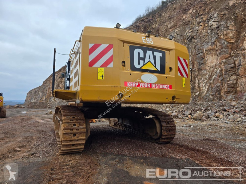 جرافة Caterpillar 390FL