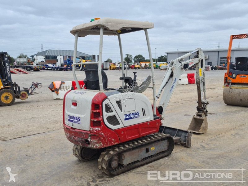 Escavadora Takeuchi TB216