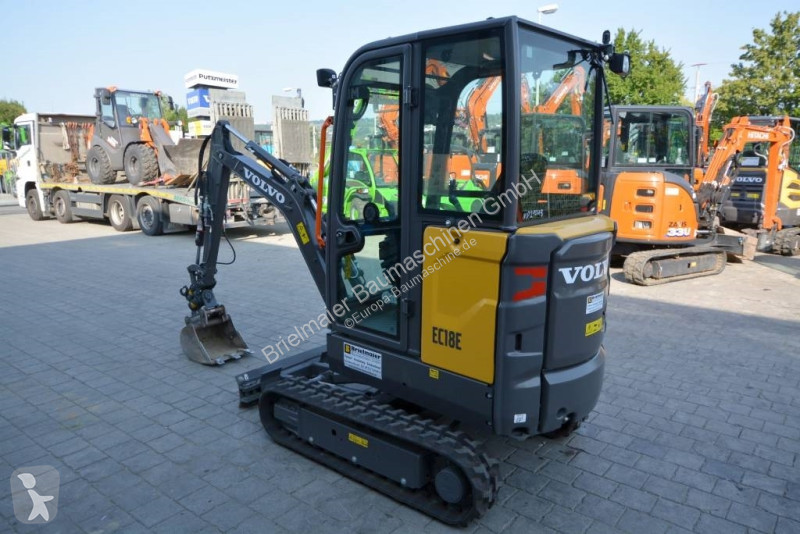 جرافة Volvo EC 18 E