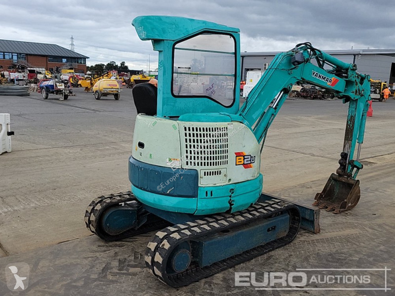 جرافة Yanmar B2U