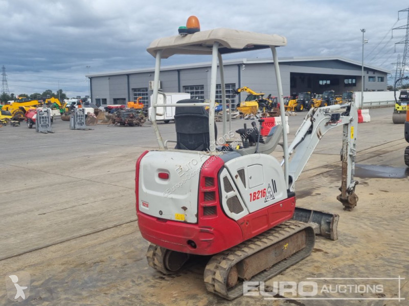 Escavadora Takeuchi TB216
