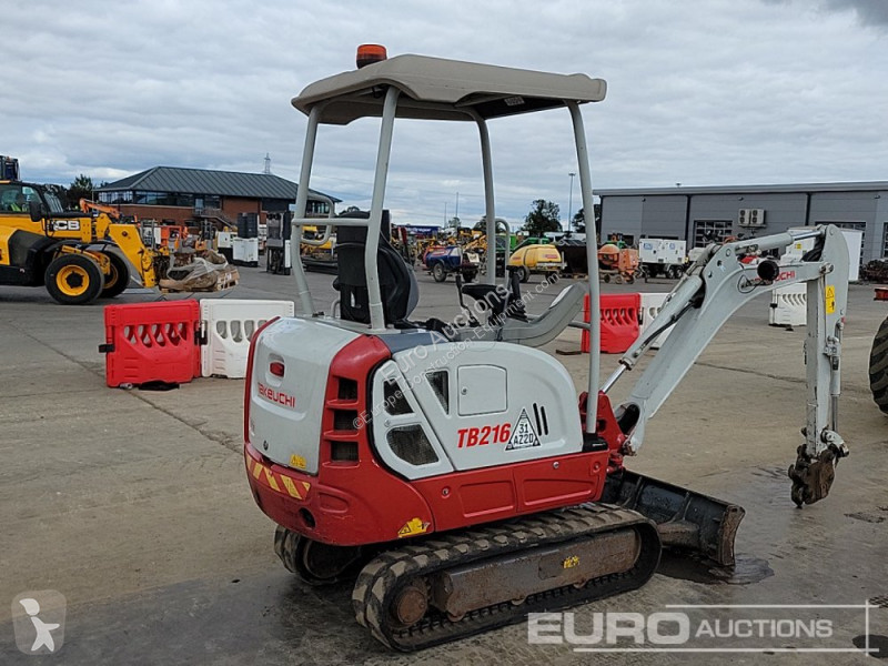 Escavadora Takeuchi TB216