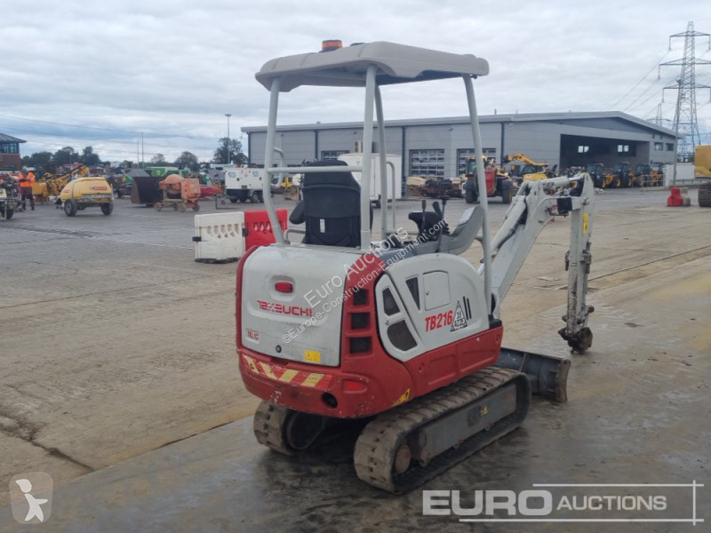 Escavadora Takeuchi TB216