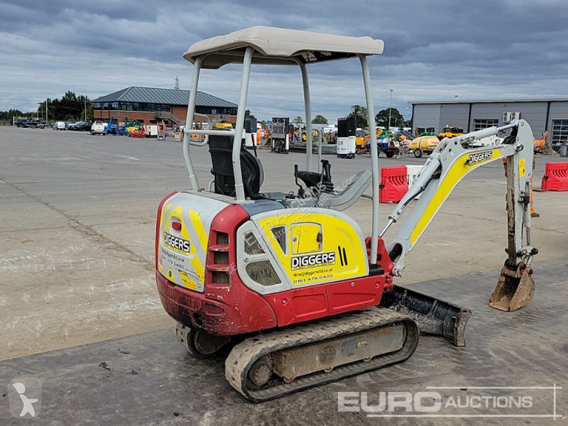 Escavadora Takeuchi TB216