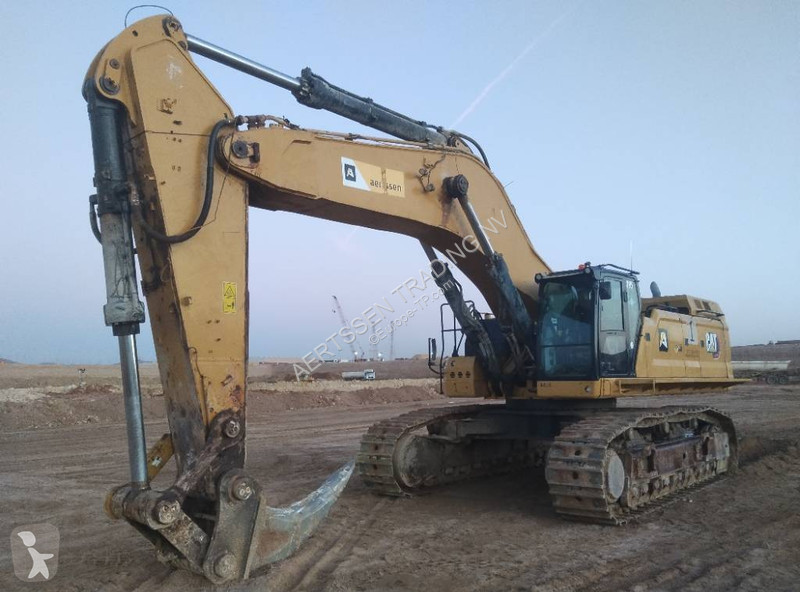 Lopatový nakládač Caterpillar 395 (Saudi Arabia)