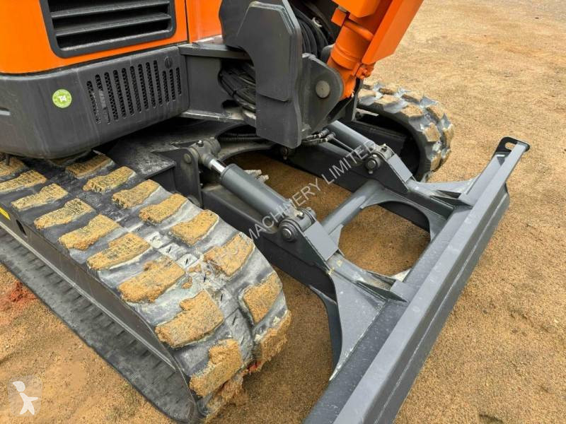 Escavadora Doosan DX85R-3