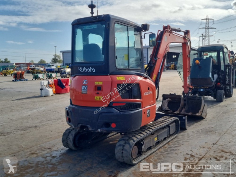 Lopatový nakládač Kubota KX037-4