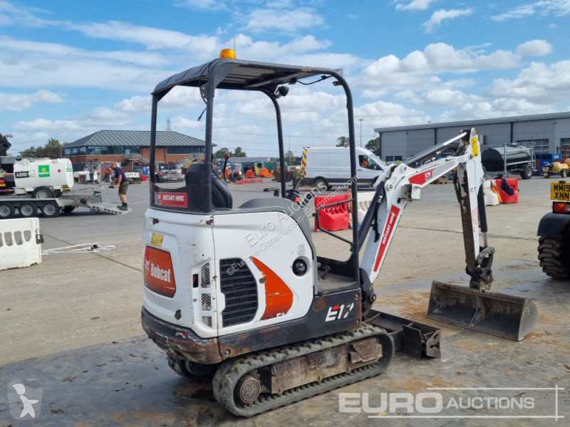 Lopatový nakládač Bobcat E17