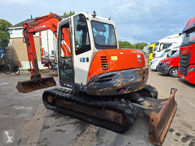 Escavadora Kubota KX080