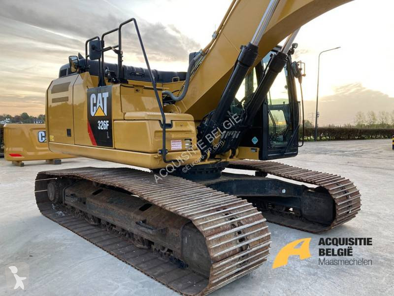 Lopatový nakládač Caterpillar 326FL