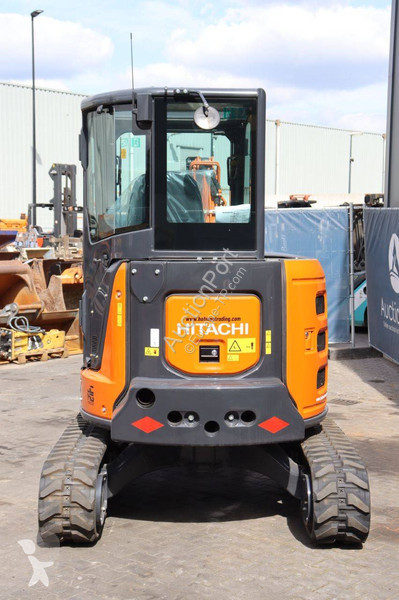 Escavadora Hitachi ZX38U-6 CLR