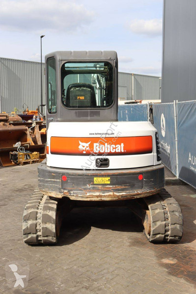 جرافة Bobcat E55