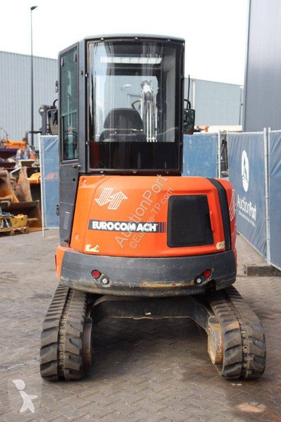 Escavadora Eurocomach ES 35 ZT