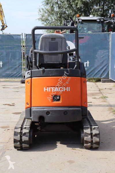 Escavatore Hitachi ZX17U