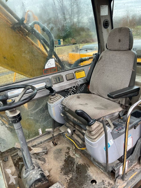 Excavator JCB