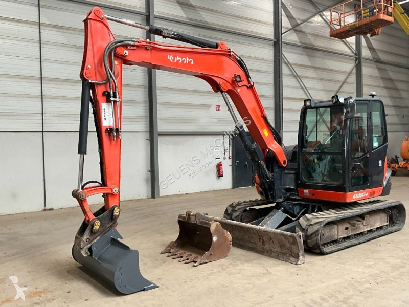 Escavadora Kubota KX 080-4