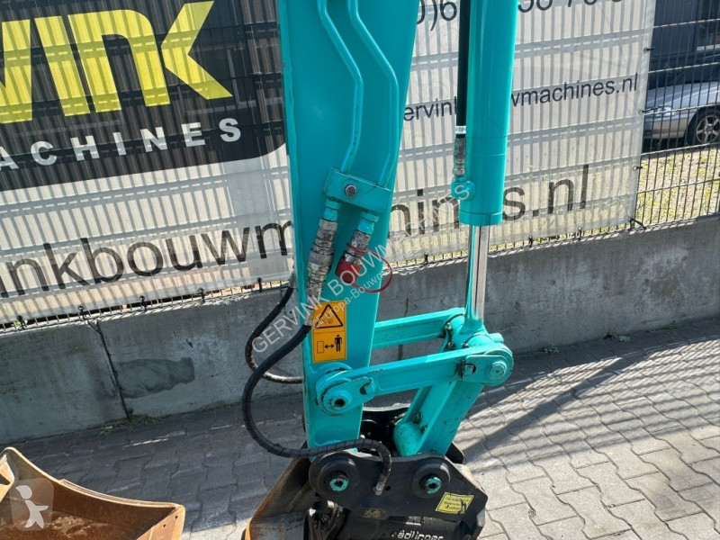 Escavadora Kobelco 35 SR