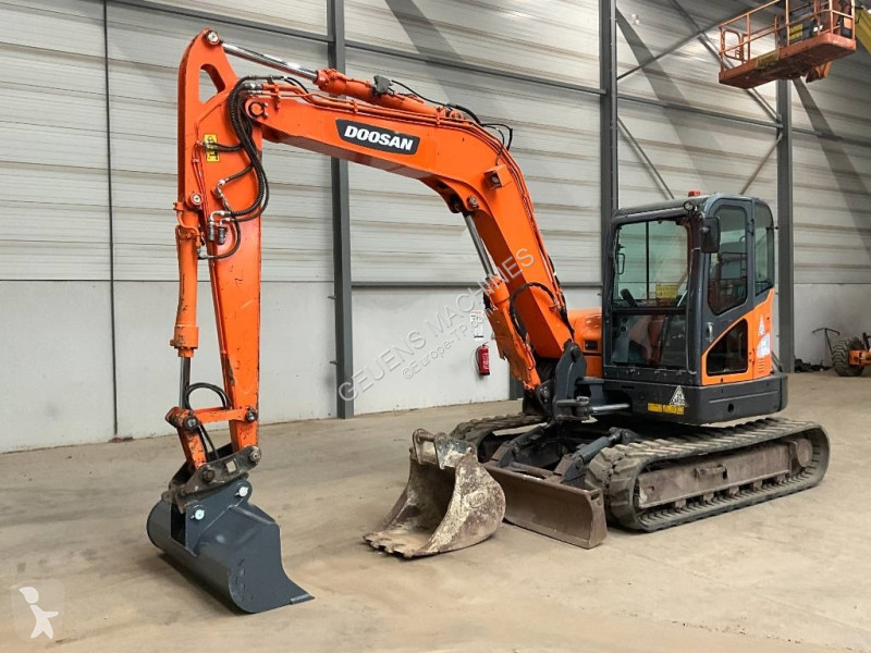 Escavadora Doosan DX 85 R-3