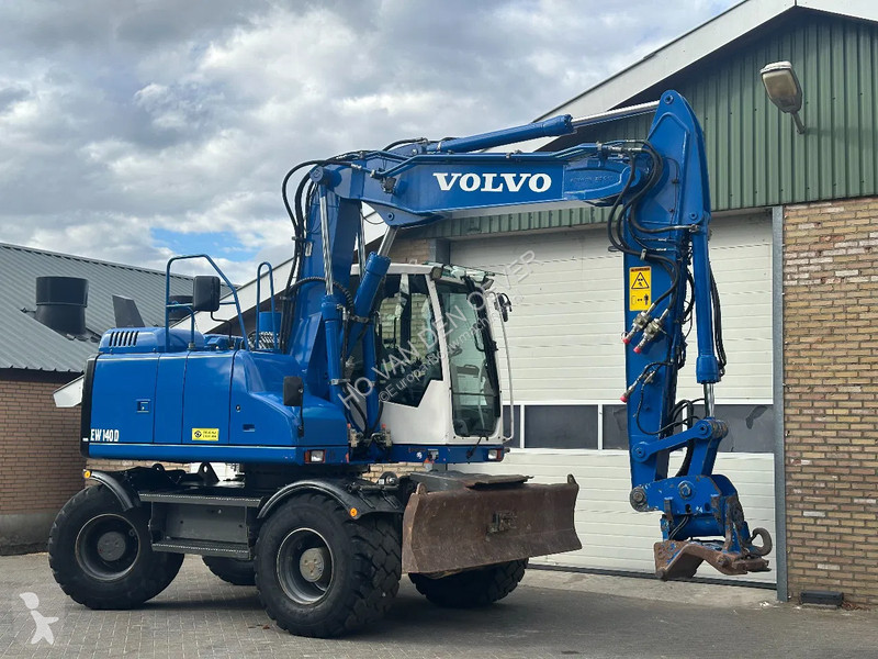 Excavadora Volvo