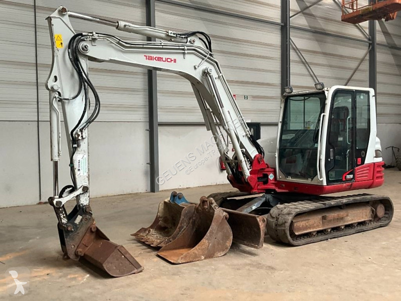 Escavadora Takeuchi
