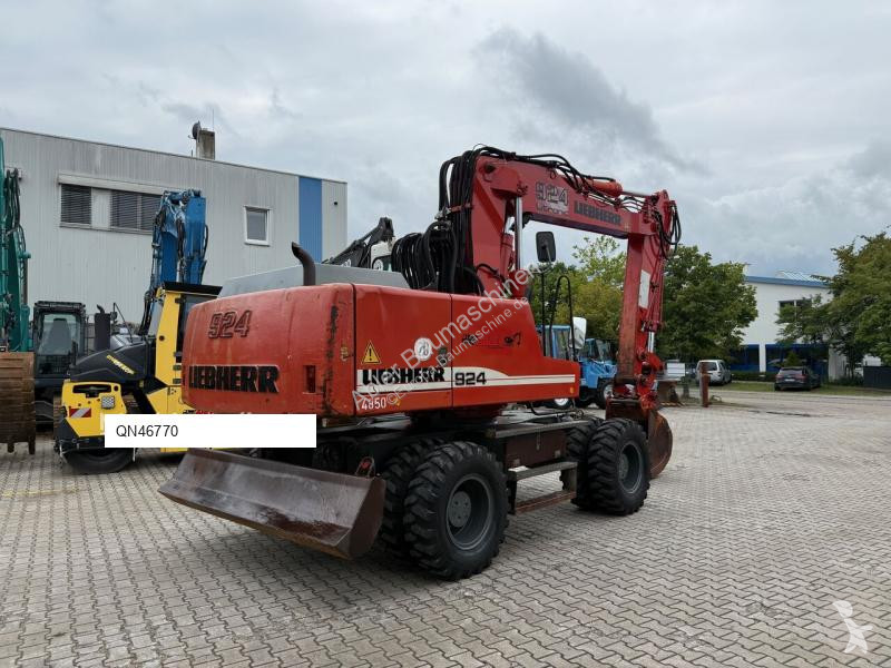 Excavator Liebherr A924