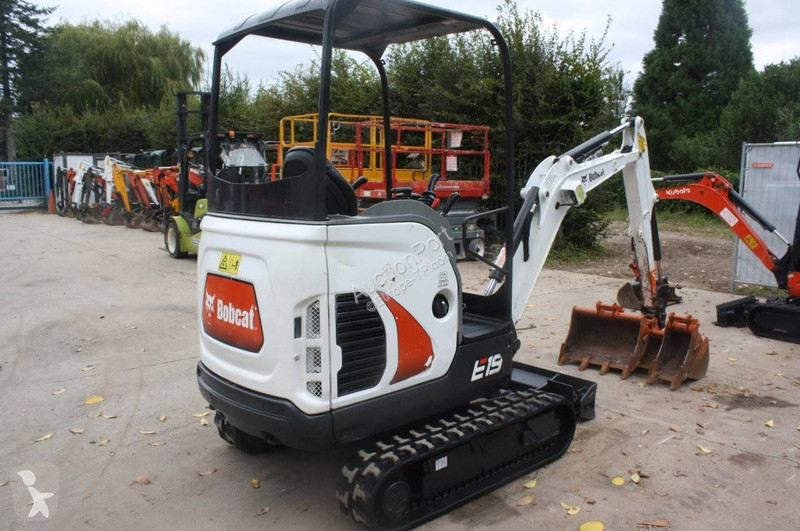 جرافة Bobcat E19