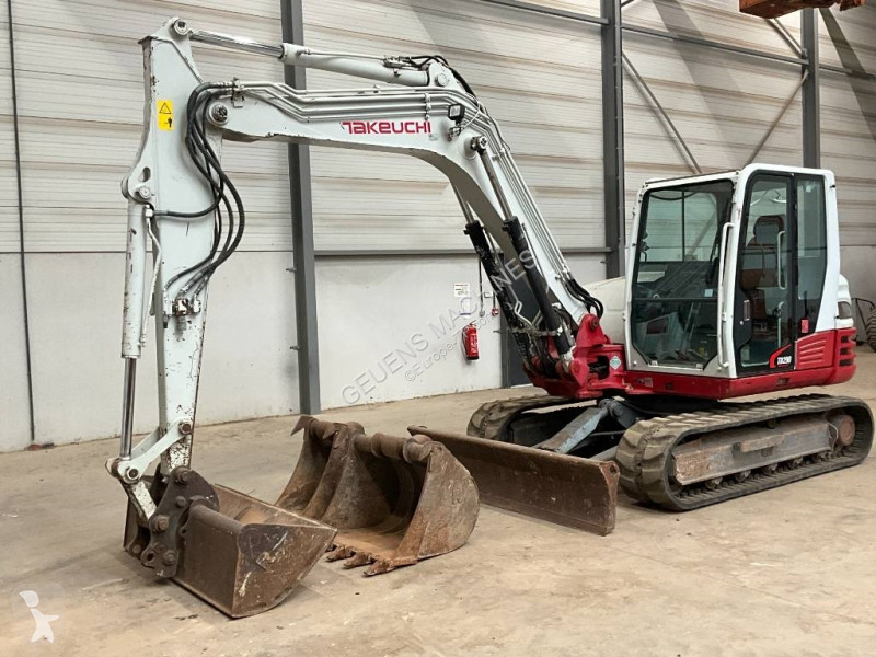 Escavadora Takeuchi