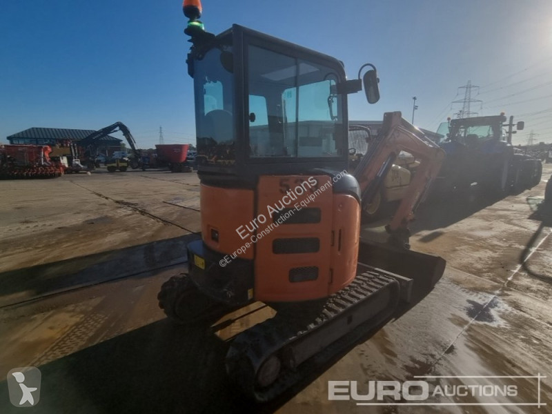 Lopatový nakládač Hitachi ZX26U-5A CLR