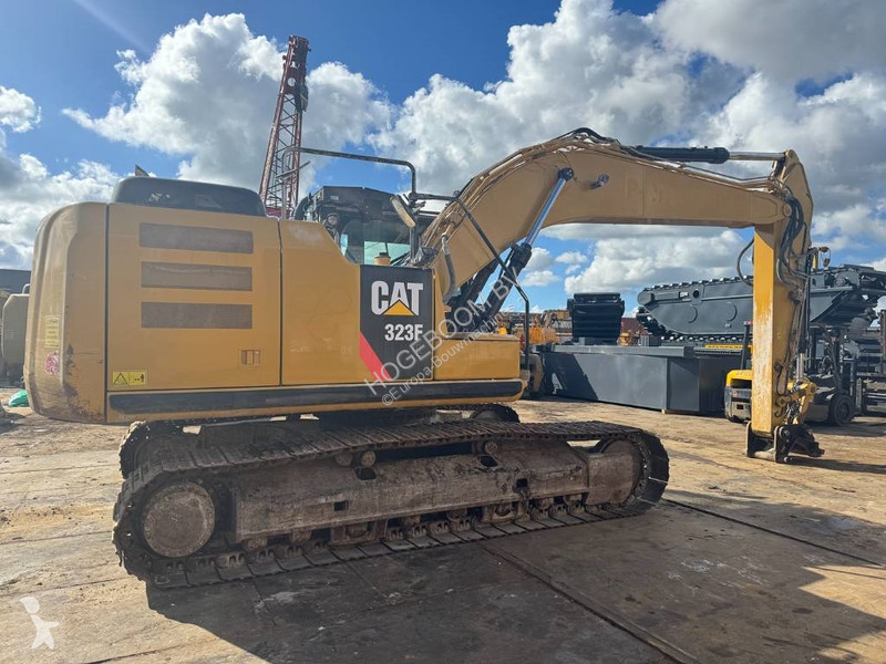 Escavadora Caterpillar
