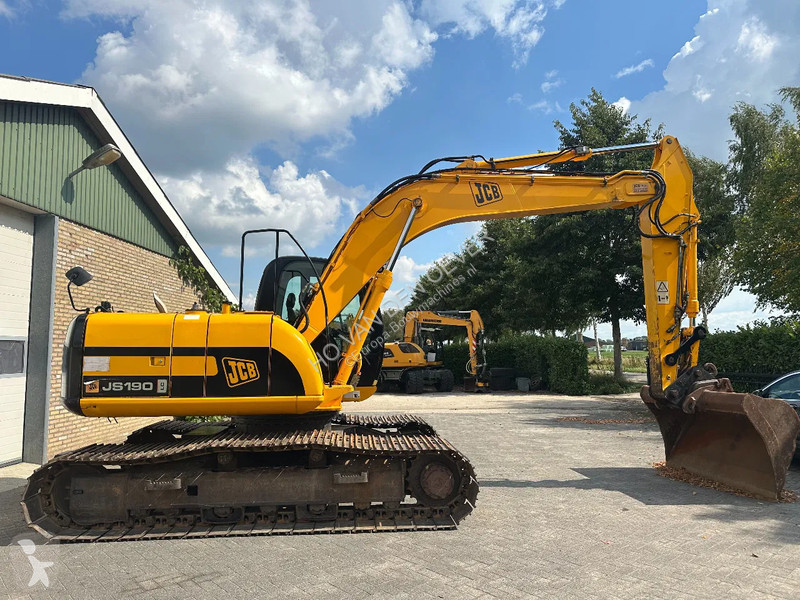 Lopatový nakládač JCB JS190