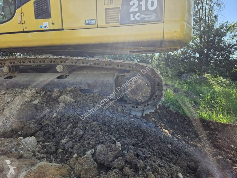 جرافة Komatsu LC8
