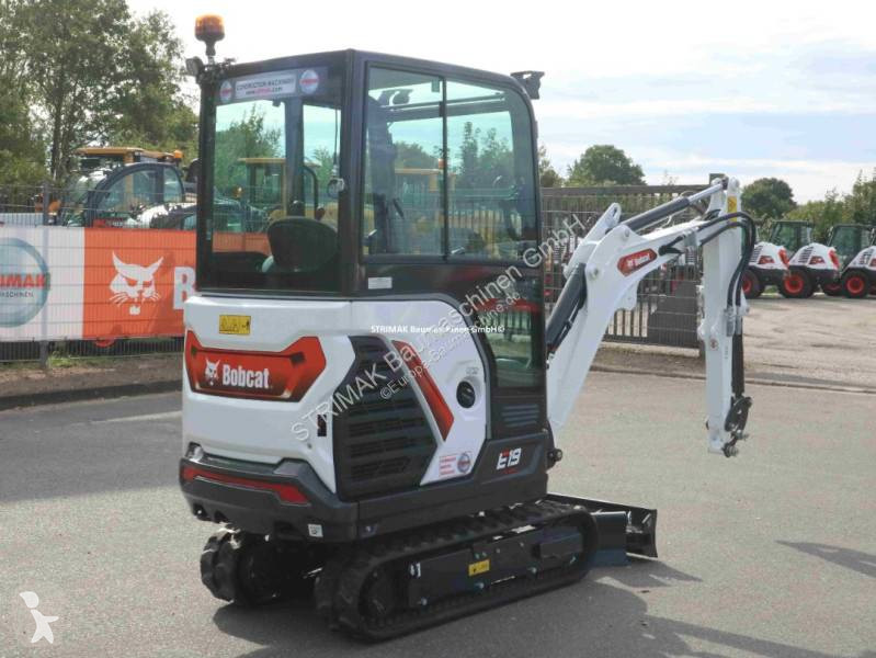 Lopatový nakládač Bobcat E 19 R2