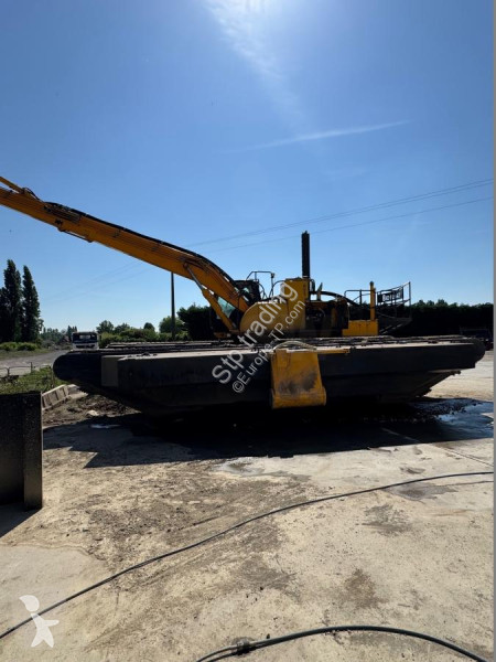 Lopatový nakládač JCB BIGFLOAT 220LC