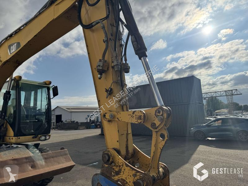 Escavatore Caterpillar D