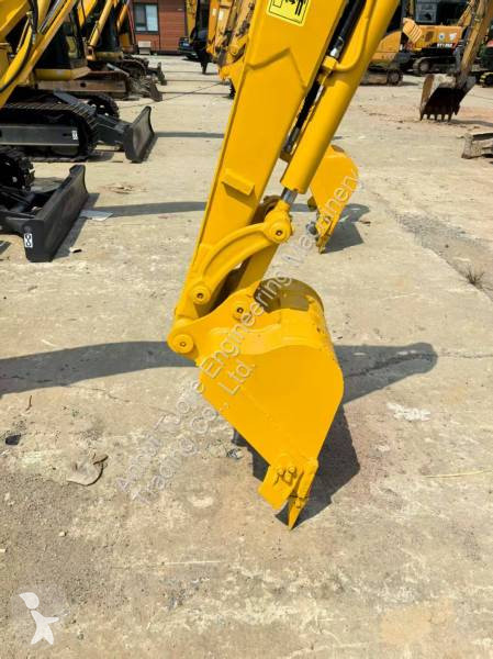 جرافة Komatsu