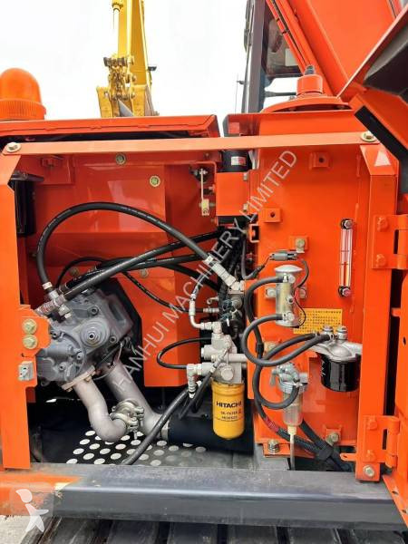 جرافة Hitachi ZX70-3