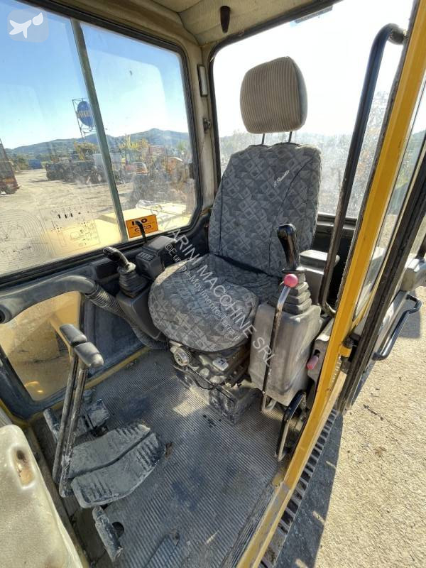 جرافة Komatsu